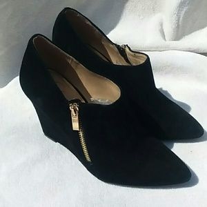 OFFERS WELCOME!! Simpson leather wedge ankle boots